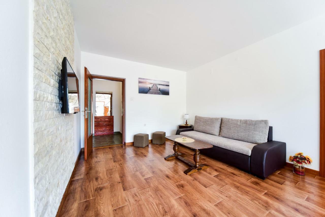 House & Apartment Palaca Donji Zemunik Exterior photo